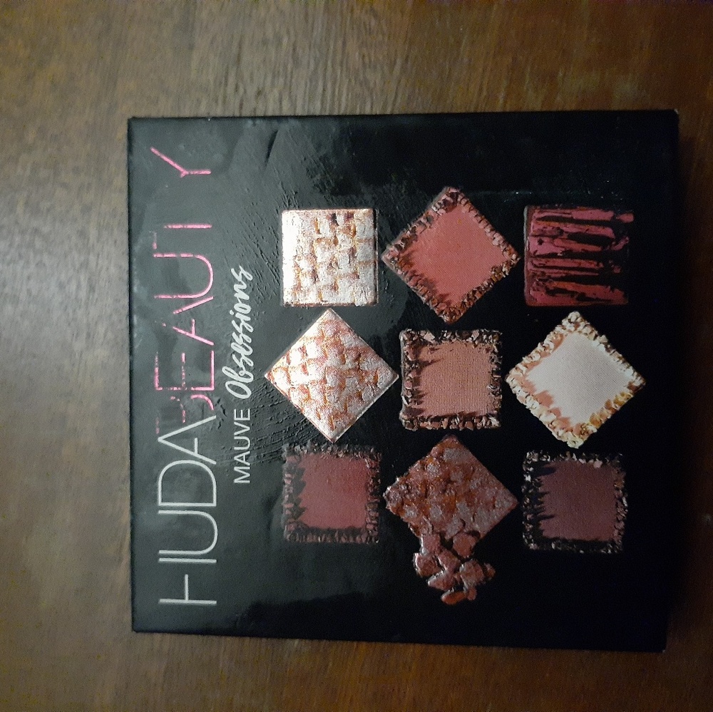 Huda beauty obsessions eyeshadow palette